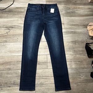 Dark relaxed fit jeans. Size 26. From buckle black. Never worn. Still have tags.